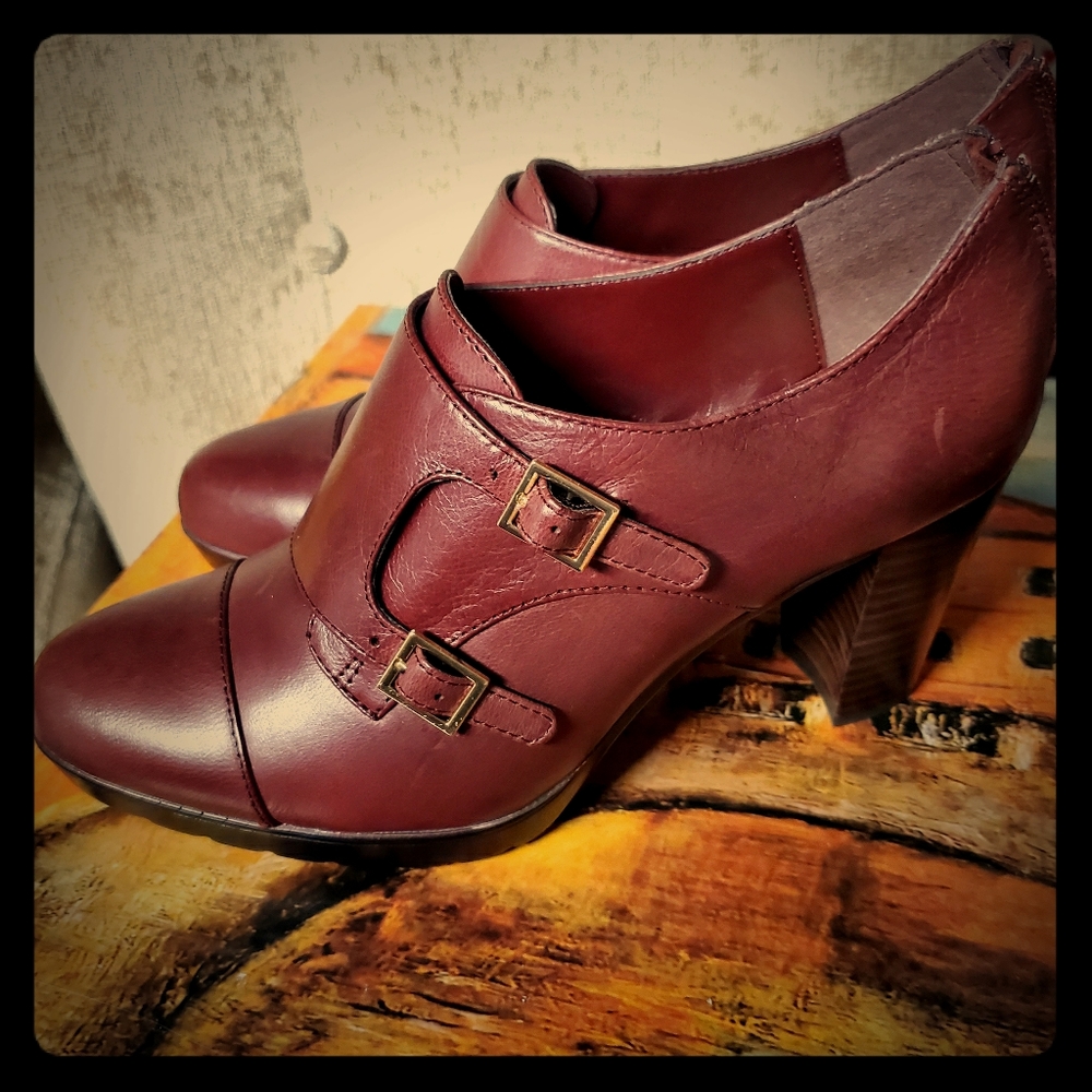 Burgandy color Bella Vita slip on shoes